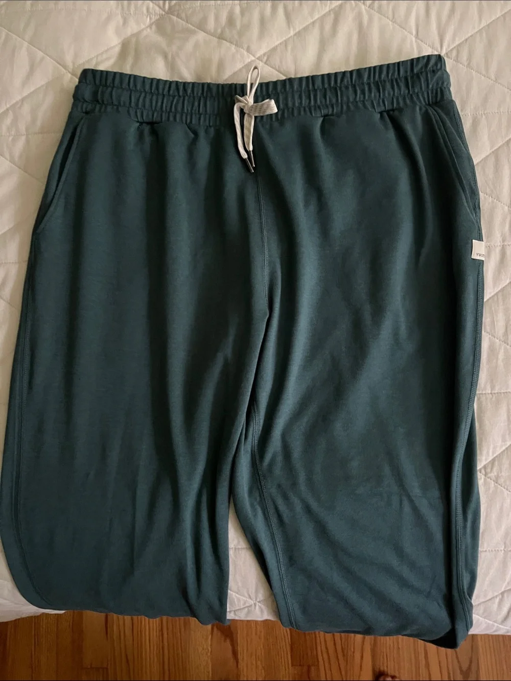 VUORI performance joggers with pockets medium